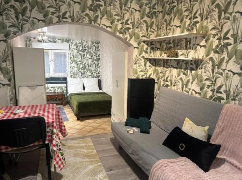 Les Gondoles Apartment | Garden studio with 3 beds and a sofa bed near Paris
