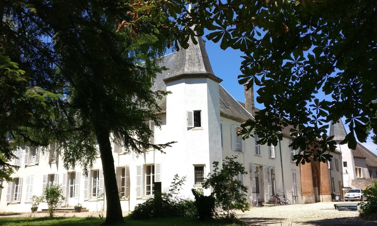 Seurre Other | Geek Castle: a castle full of pinball machines, arcades and a large hot tub