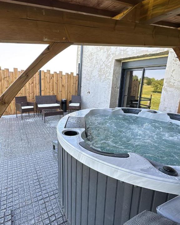 Marboz House | gite 8 pers avec SPA MARBOZ