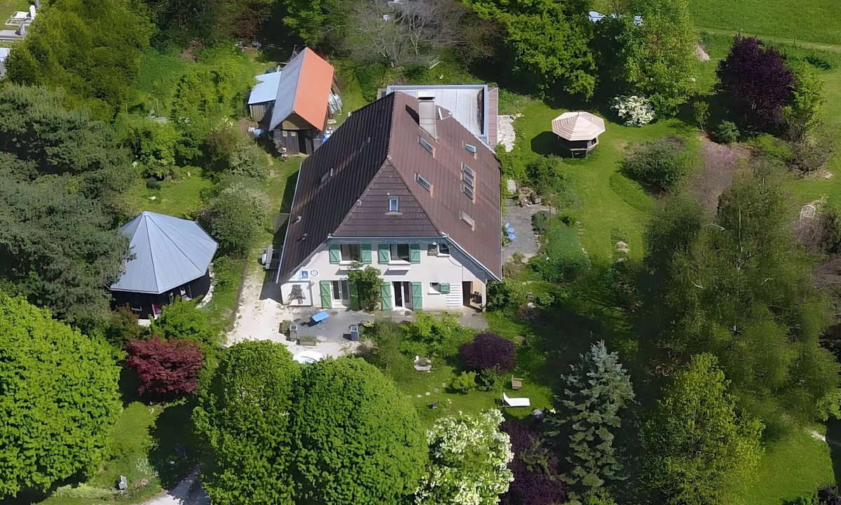 Darbonnay House | Gîte “À l’Ombre des Tilleuls” with Private Garden and Wi-Fi, Sleeps 2–4