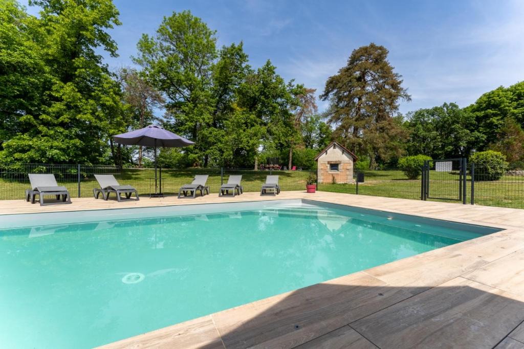 La Chatelaine Villa | Gite Cascades du Hérisson 3 chambres piscine