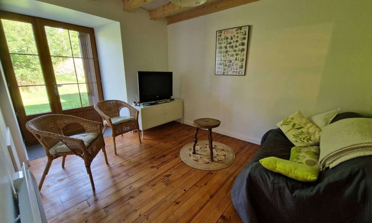 Valuejols House | Gîte 'Chez Marie-Louise' with private terrace and shared garden