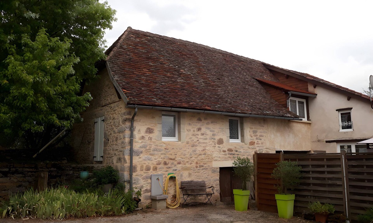 Loubressac House | Gîte Colette: Holiday Home with Private Terrace and Wi-Fi in Loubressac