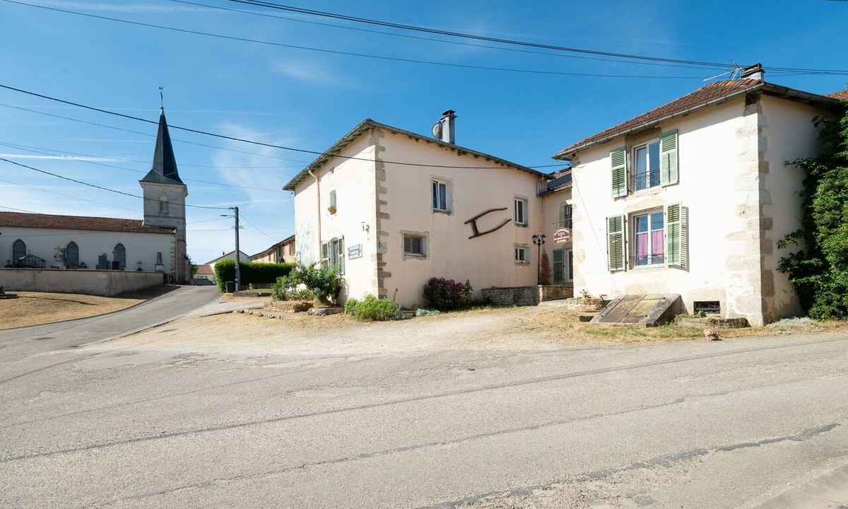 Saint-Paul Cottage | Gîte 'Des 3 Suissesses' with Private Terrace, Pool, and Wi-Fi