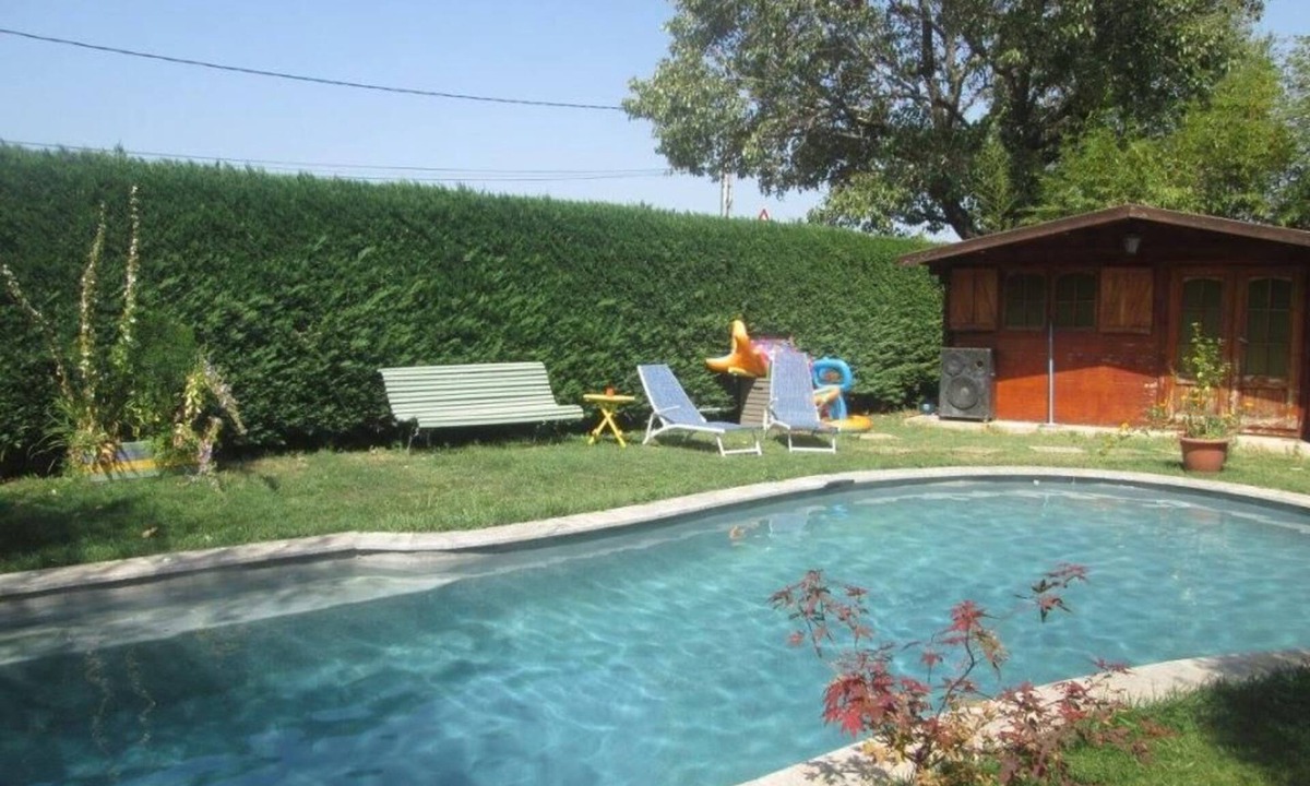 Montelimar Apartment | Gite du Couchant: ideal for solo visitors or couples without children