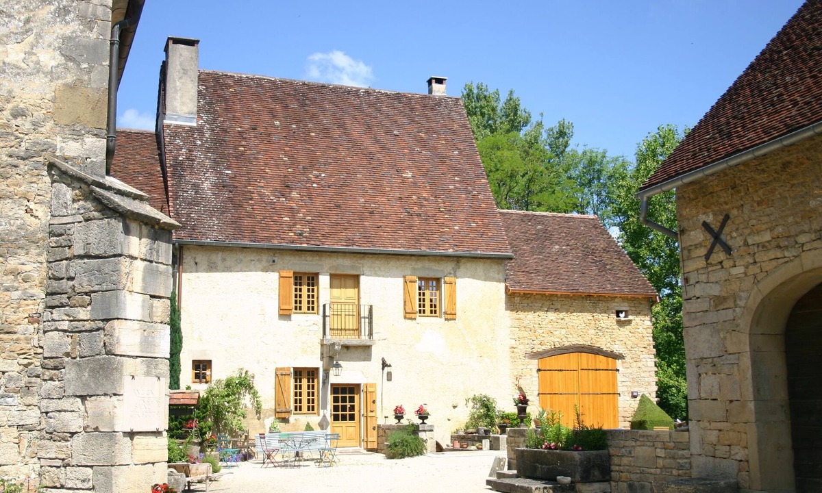 Ruffey-sur-Seille House | Gite in the heart of a former priory - quiet, leafy setting