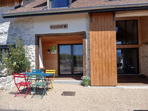 Saint-Maurice-de-Rotherens Apartment | Gite LE BON LAIT près Walibi Lac Aiguebelette