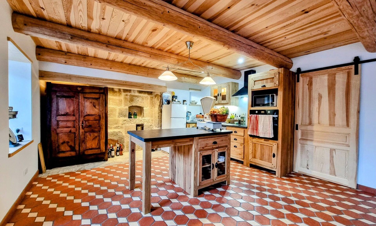 Usson-en-Forez House | Gite "La Menou", au Cœur des Monts du Forez, Gite de Charme à 1h30 de Lyon