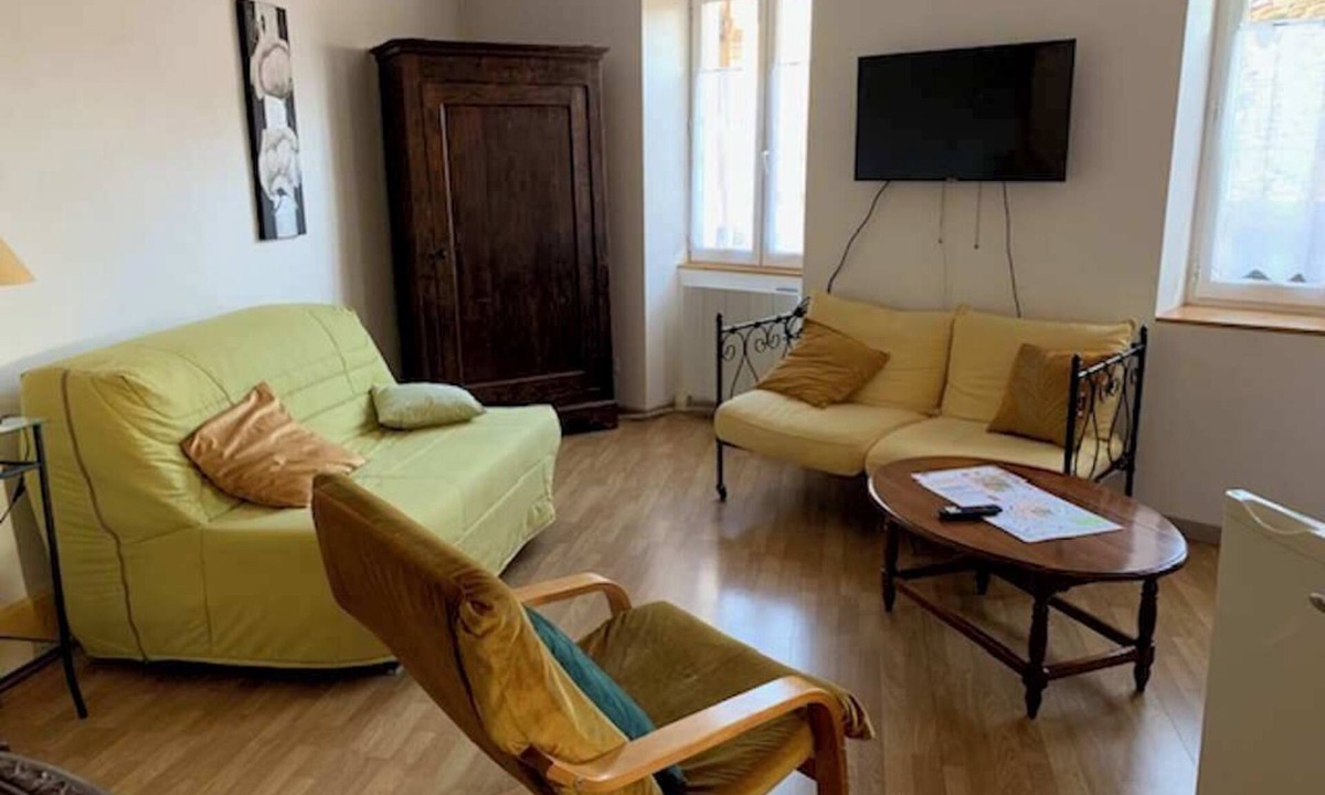 Jalogny Apartment | Gîte "near the wash house