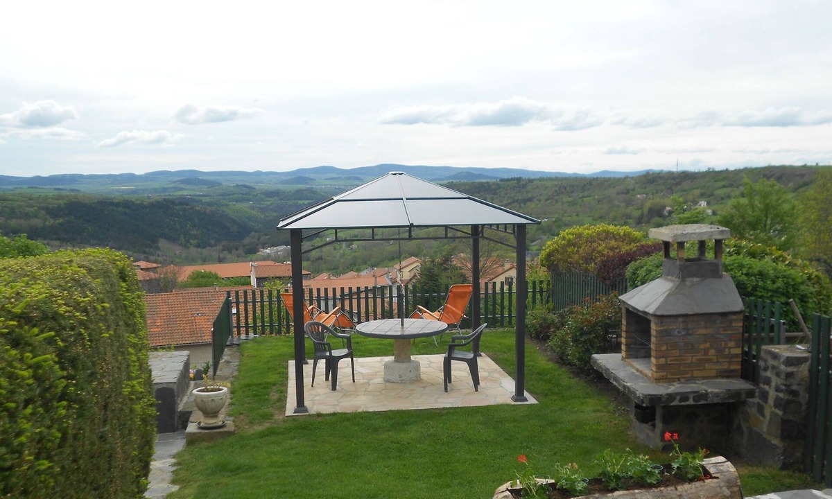 Le Monastier-sur-Gazeille House | Gite, RDC between mezenc and loire-sauvage, Le Monastier, southern auvergne