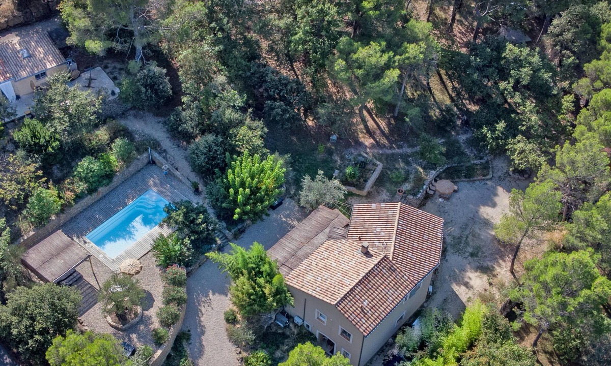 Faucon House | Gîte with airco and heated pool, 1 km from village