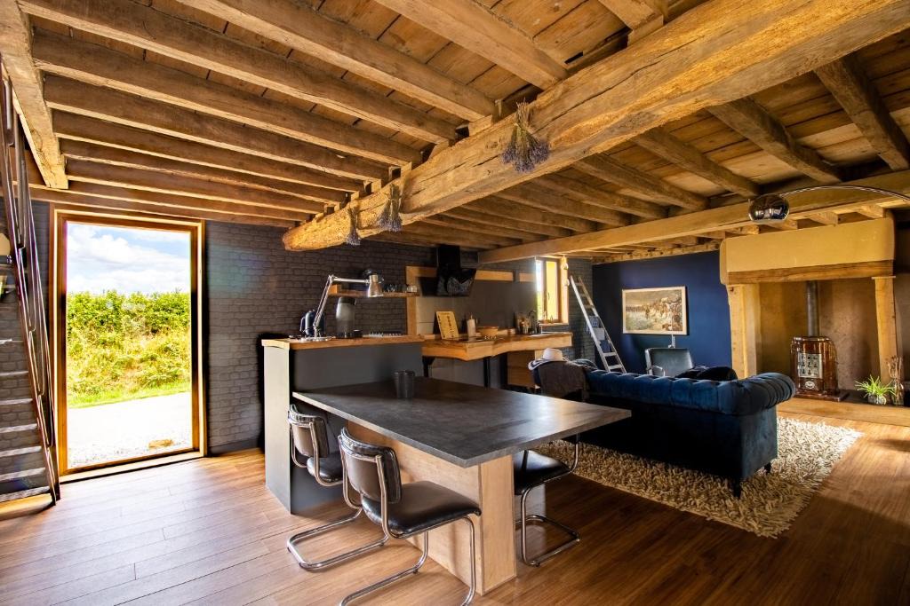 Saint-Hilaire-Fontaine House | Gites Briffaut