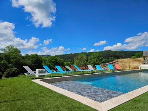 Bourgvilain House | Gites de groupes Les Muriers