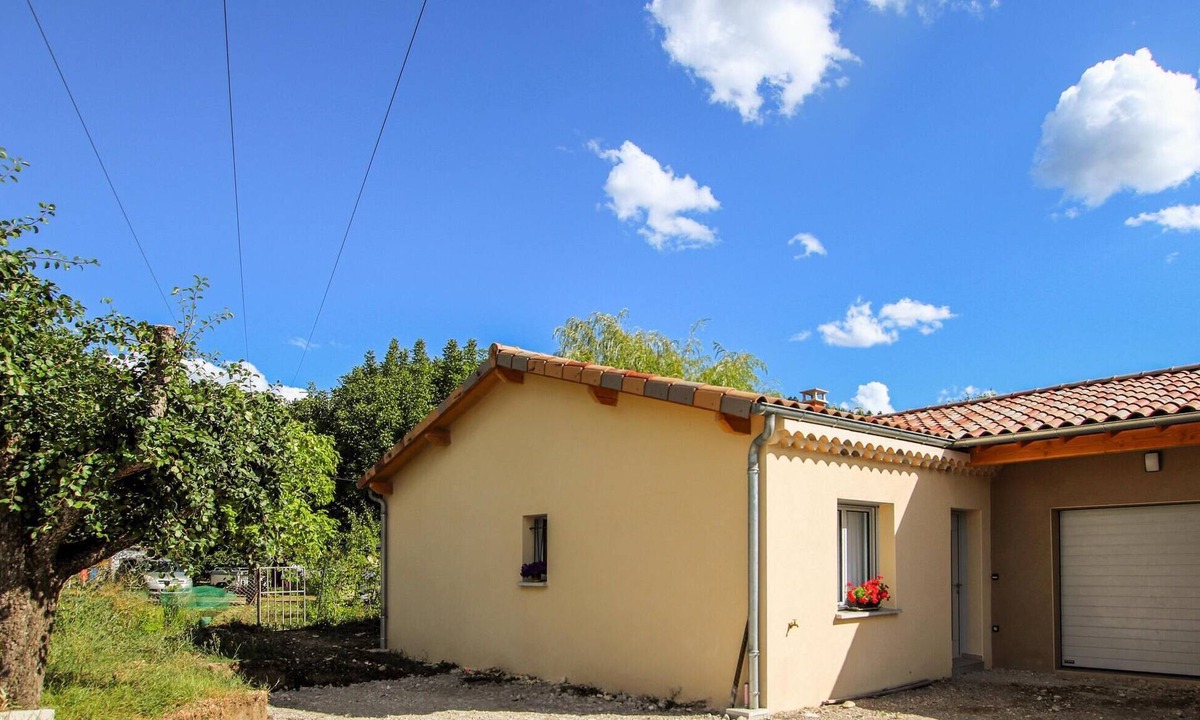 Die House | Gorgeous home in Die with house a mountain view
