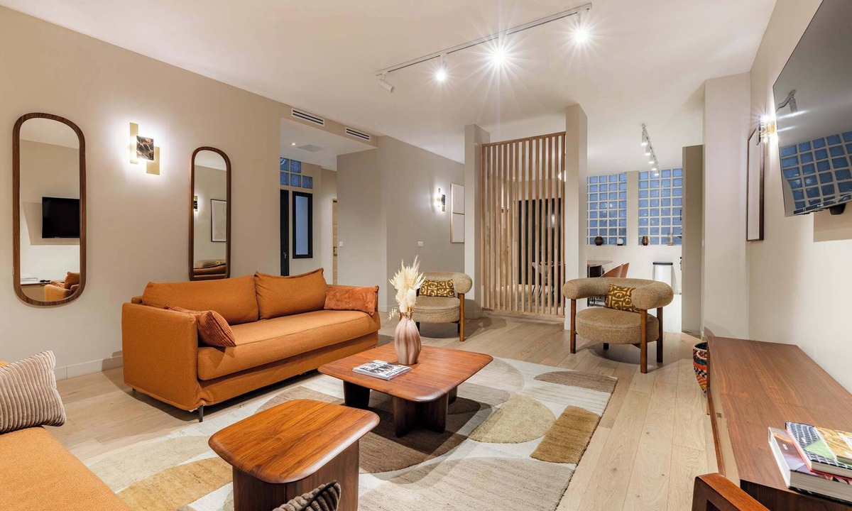 Quartier de la Porte-Saint-Denis Apartment | Grand 4 pièces climatisé avec patio à Paris