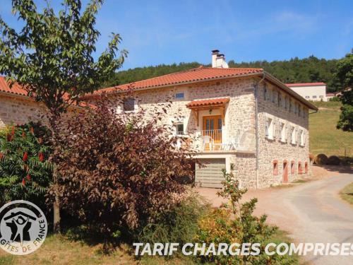 Chirassimont House | Grand Gîte 6 Chambres avec Cheminée, Animaux Acceptés, Campagne Lyon-Roanne - FR-1-496-65
