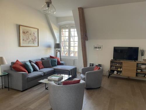 Trevol House | Grand gîte rénové proche Moulins pour 10 pers, animaux admis, WiFi - FR-1-489-215