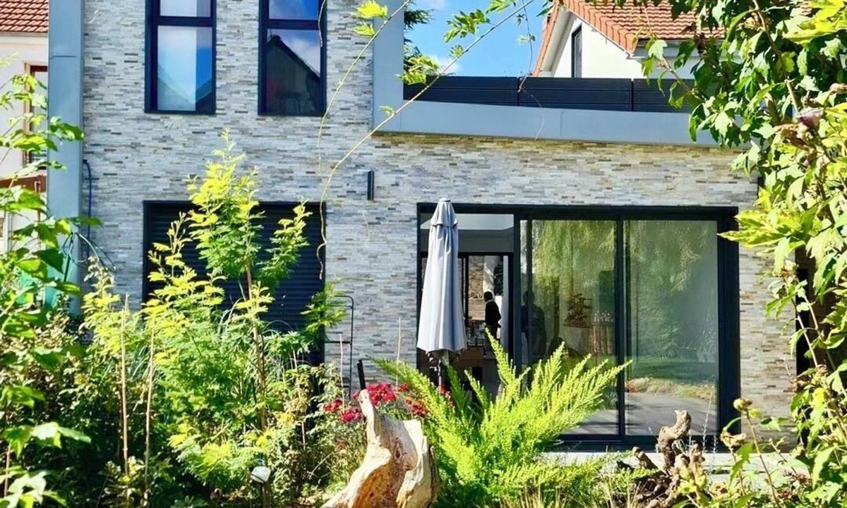 Bagneux House | Greenery House near Paris