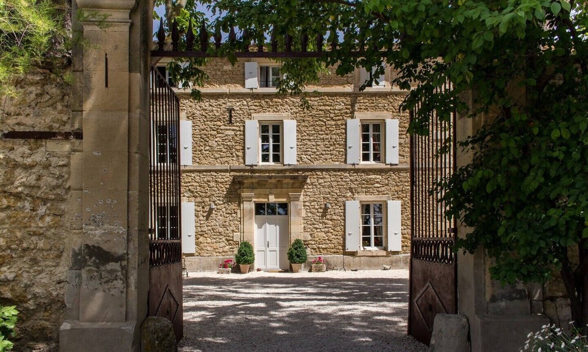 Colonzelle House | Guest House 'Galet' with Shared Pool, Shared Terrace and Wi-Fi