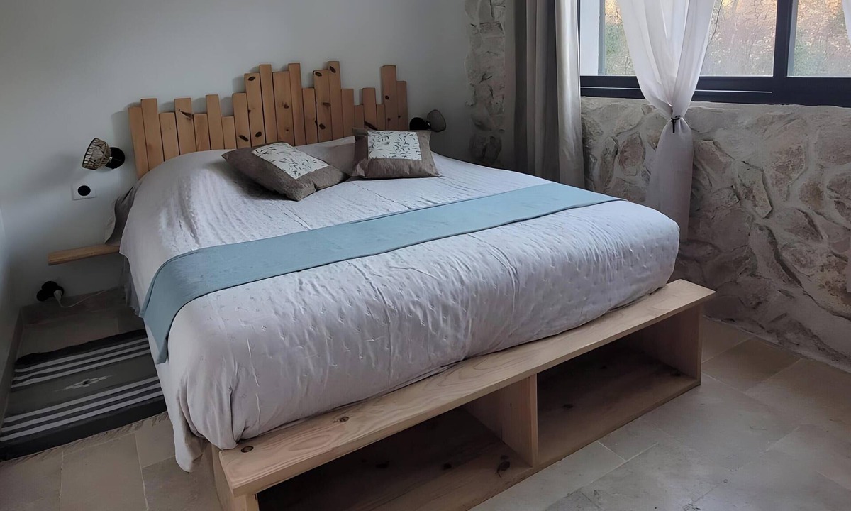 Brantes Bed & Breakfast | Guest Room “L’Estive” with Mountain View, Wi-Fi, and Air Conditioning