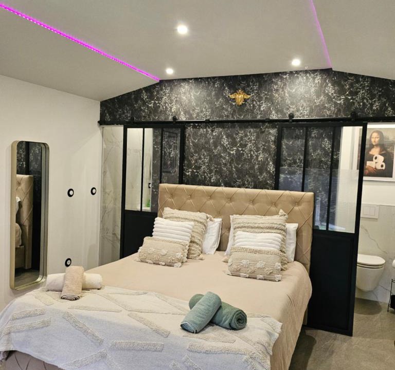 Saint-Clair-du-Rhone Bed & Breakfast | hébergement privée Jaccuzzi en supplément
