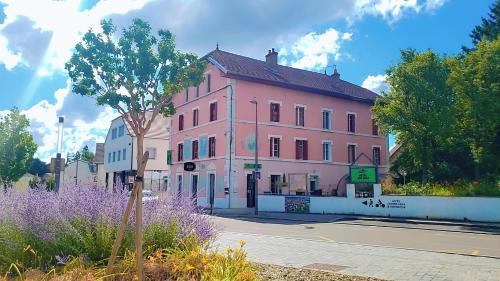 Paroisse Notre-Dame Hotel | Hôtel JurJura