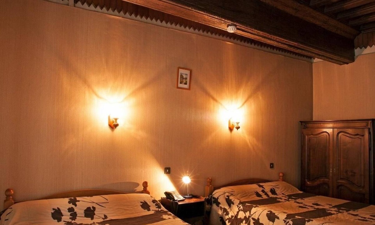 Tournon-sur-Rhone Hotel | Hôtel la Chaumière