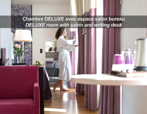 Rodez Hotel | HÔTEL LA FERME DE BOURRAN - RODEZ - parking privé avec bornes pour voitures électriques