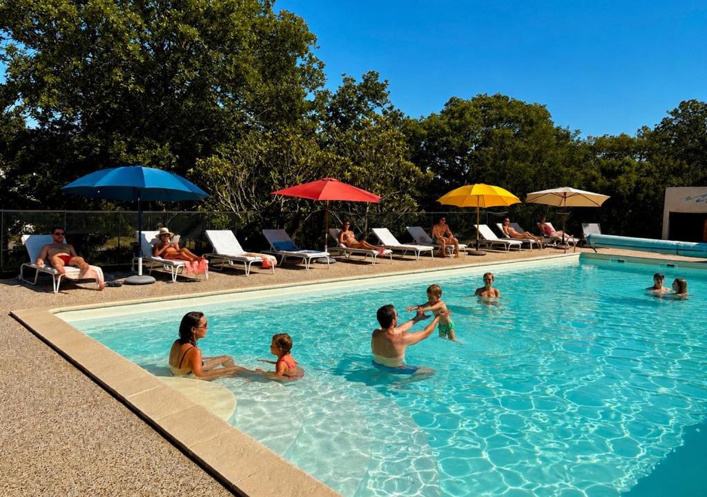 Lavilledieu Hotel | Hôtel Les Persèdes