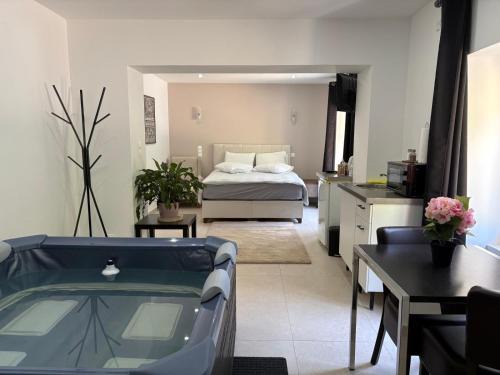 Longevelle-sur-Doubs Hotel | Hôtel-Restaurant Belle'man