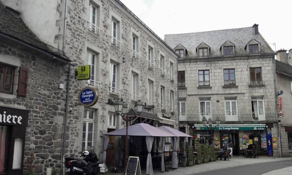 Riom-es-Montagnes Hotel | Hôtel Saint Georges