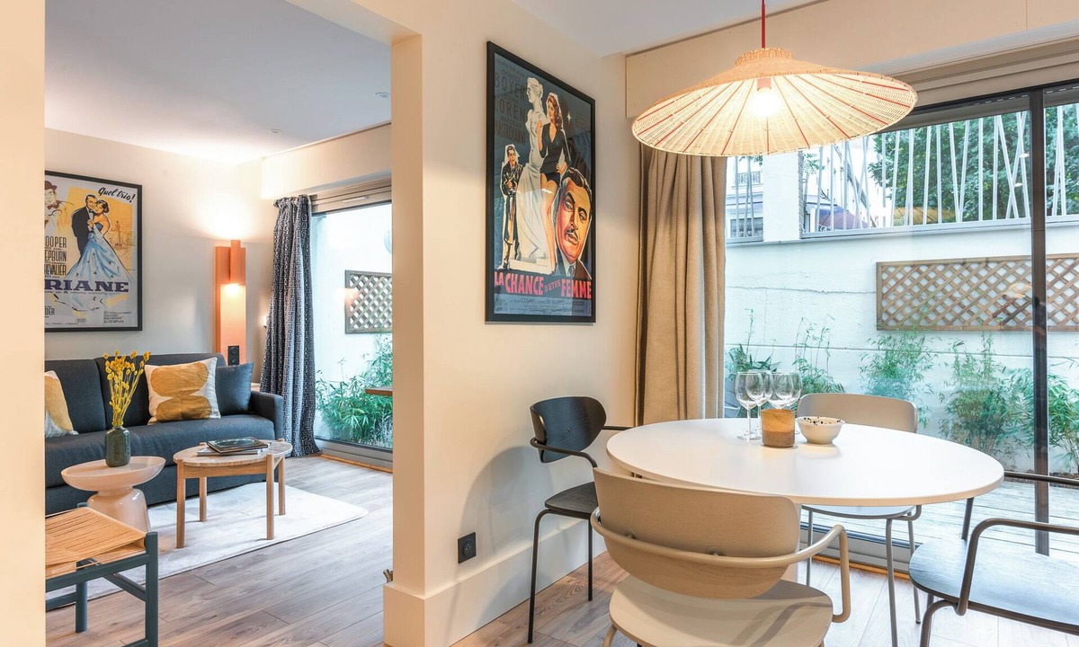 Belleville Apartment | Hedonist House - Family apartment with terrace for 14 guests