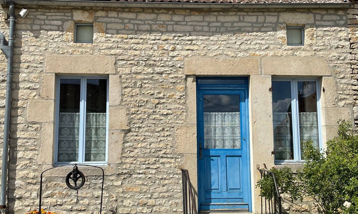 Massangis House | Holiday Home 'Chez Pauline' with Private Garden