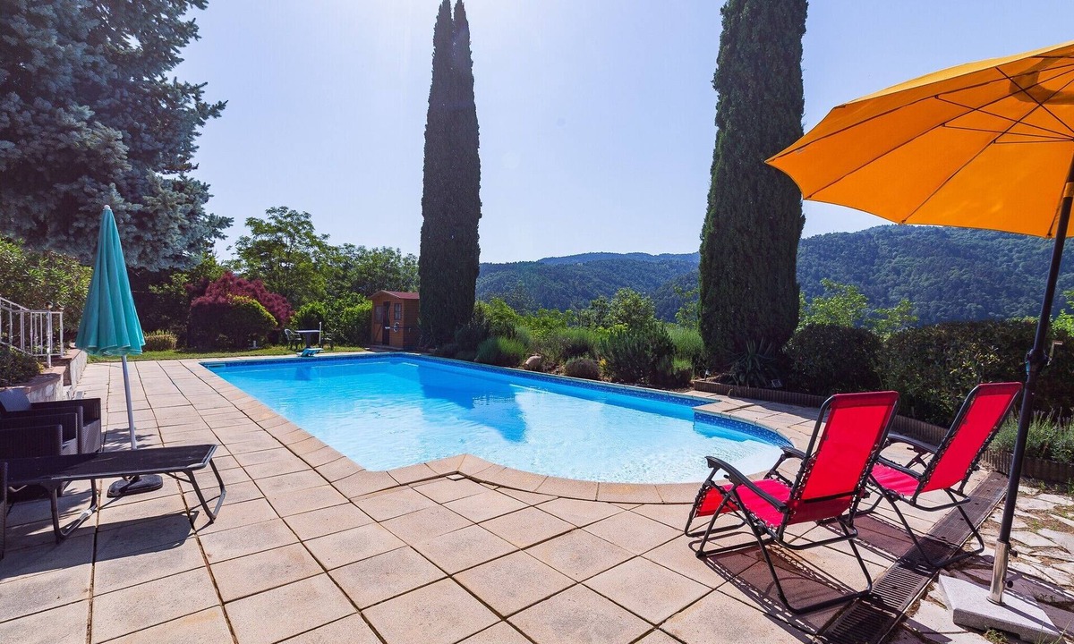 Colombier-le-Vieux House | Holiday Home 'Maisonnette Les Issignols' with Mountain View, Wi-Fi and Air Conditioning