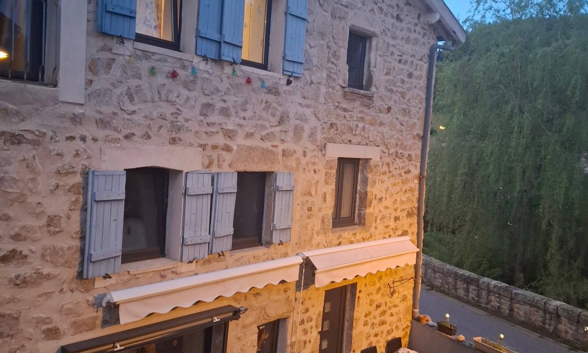 Craponne-sur-Arzon House | Holiday Home 'Gîte de Pontempeyrat' with Private Terrace, Shared Garden & Wi-Fi