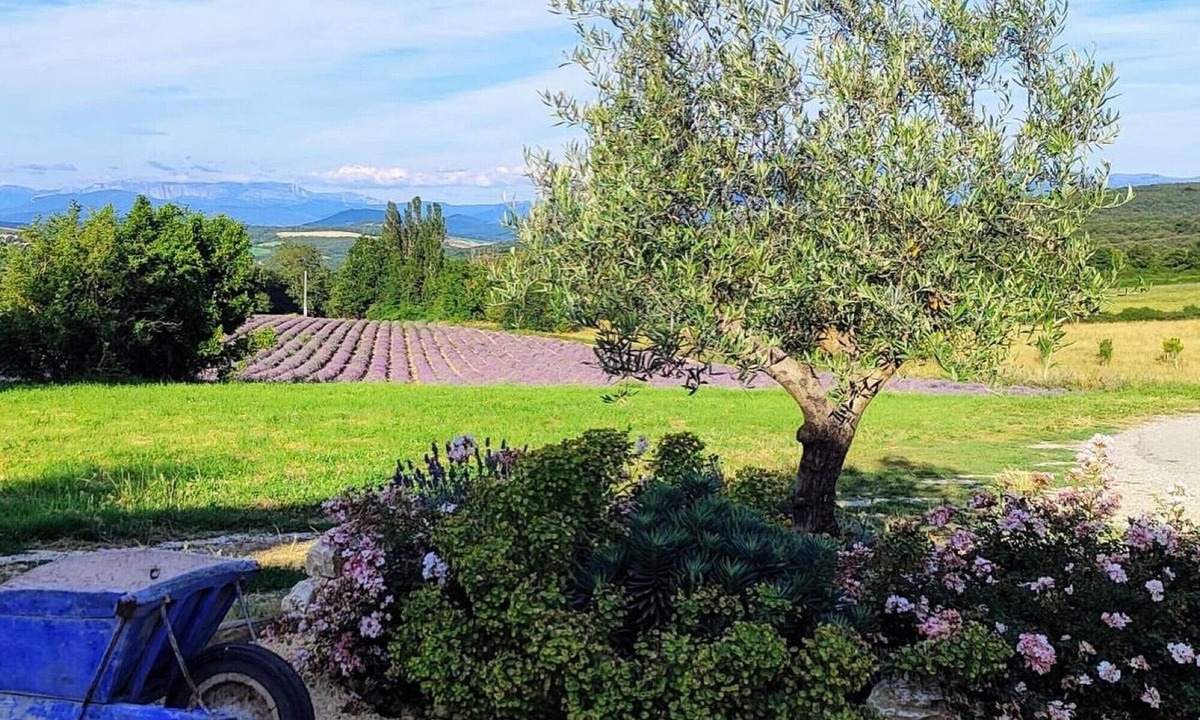 La Roche-sur-Grane House | Holiday Home 'L'échappée Céleste' with Mountain View, Wi-Fi and Air Conditioning