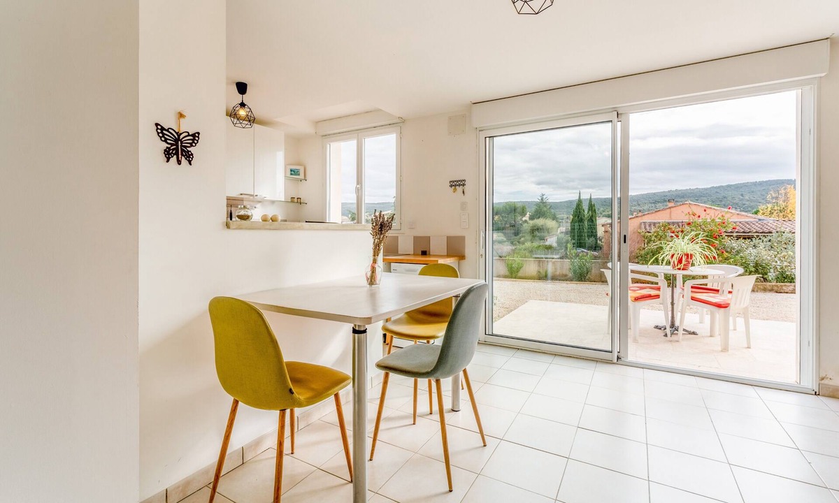 Blauvac House | Holiday Home "Gîte du Badassier" with Private Terrace and Wi-Fi