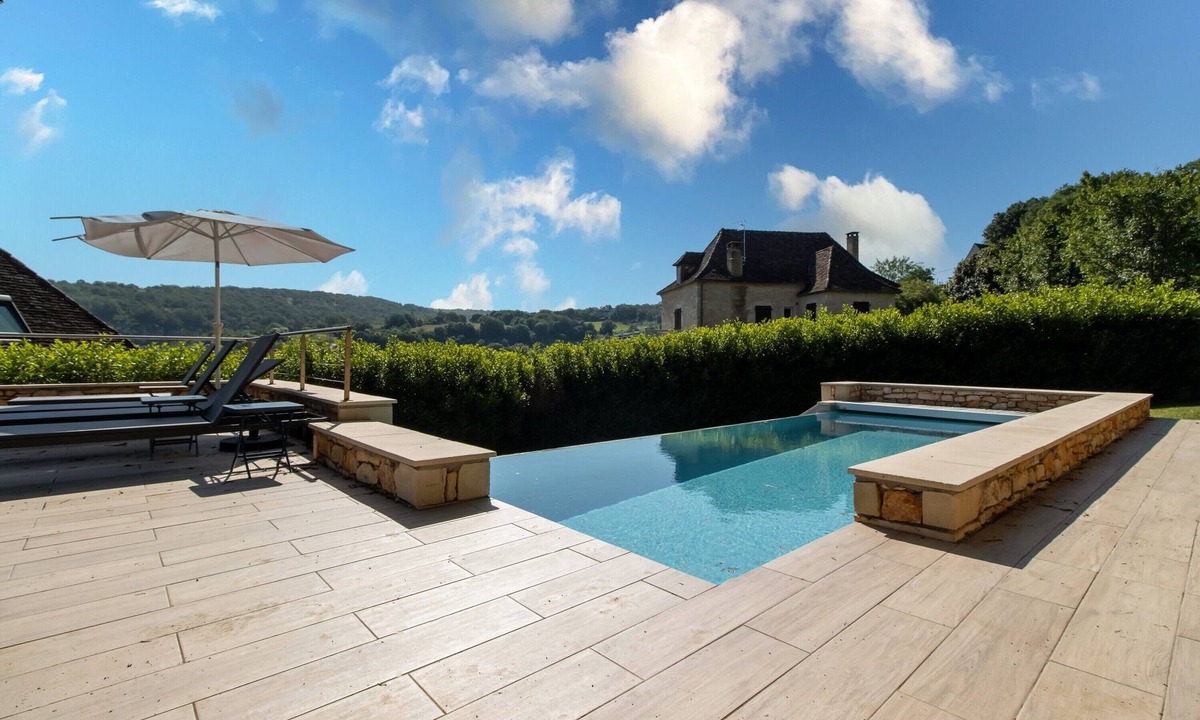 Lacave House | Holiday Home 'Gite Les Hauts De L'ouysse' with Private Pool, Wi-Fi and Air Conditioning