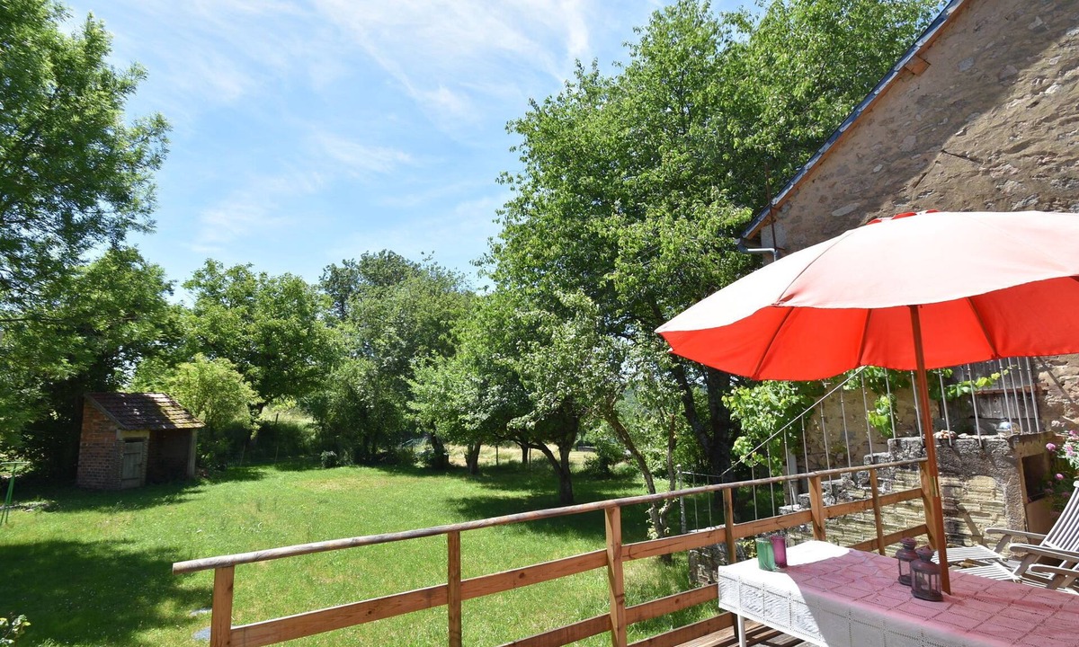 Gacogne House | Holiday Home in Gacogne with Garden, Terrace, Barbecue