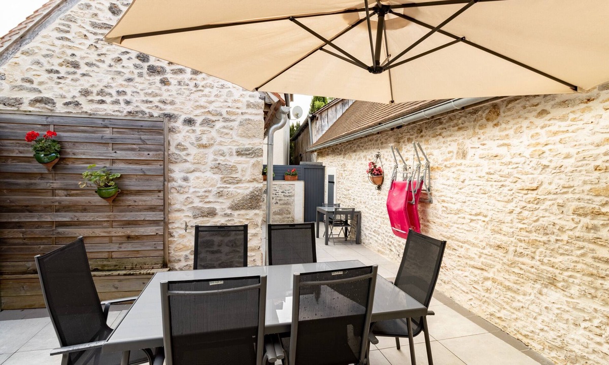 Lacave House | Holiday Home 'La Boutique Germain 4 to 6 Persons' with Private Terrace
