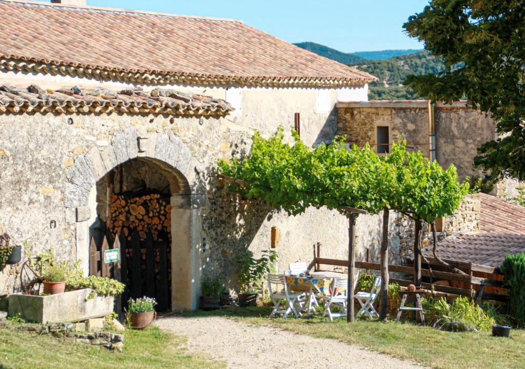 Roche-Saint-Secret House | Holiday Home Le Cèdre by Interhome