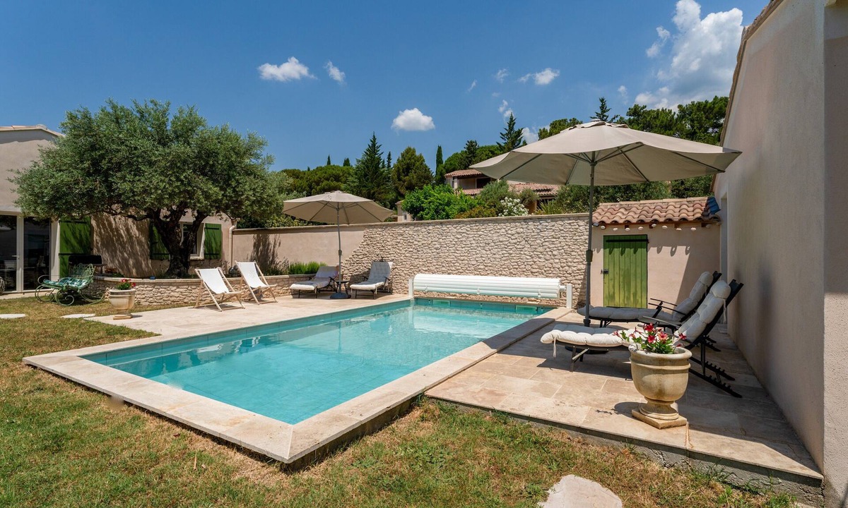 Bedoin House | Holiday Home “Lou Cigaloun” with Private Pool, Wi-Fi & Air Conditioning