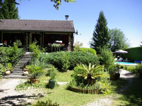 Thury House | Holiday Home mit Garten- Grill und Terrasse by Interhome