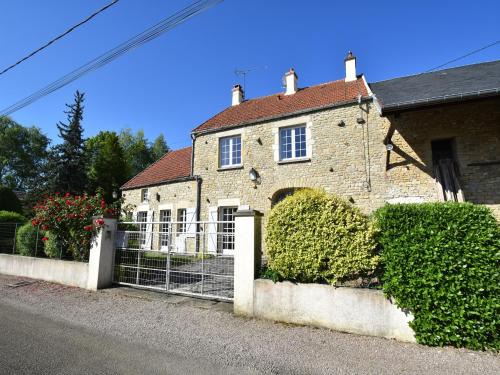 Vault-de-Lugny House | Holiday Home Vault-de-Lugny near Forest