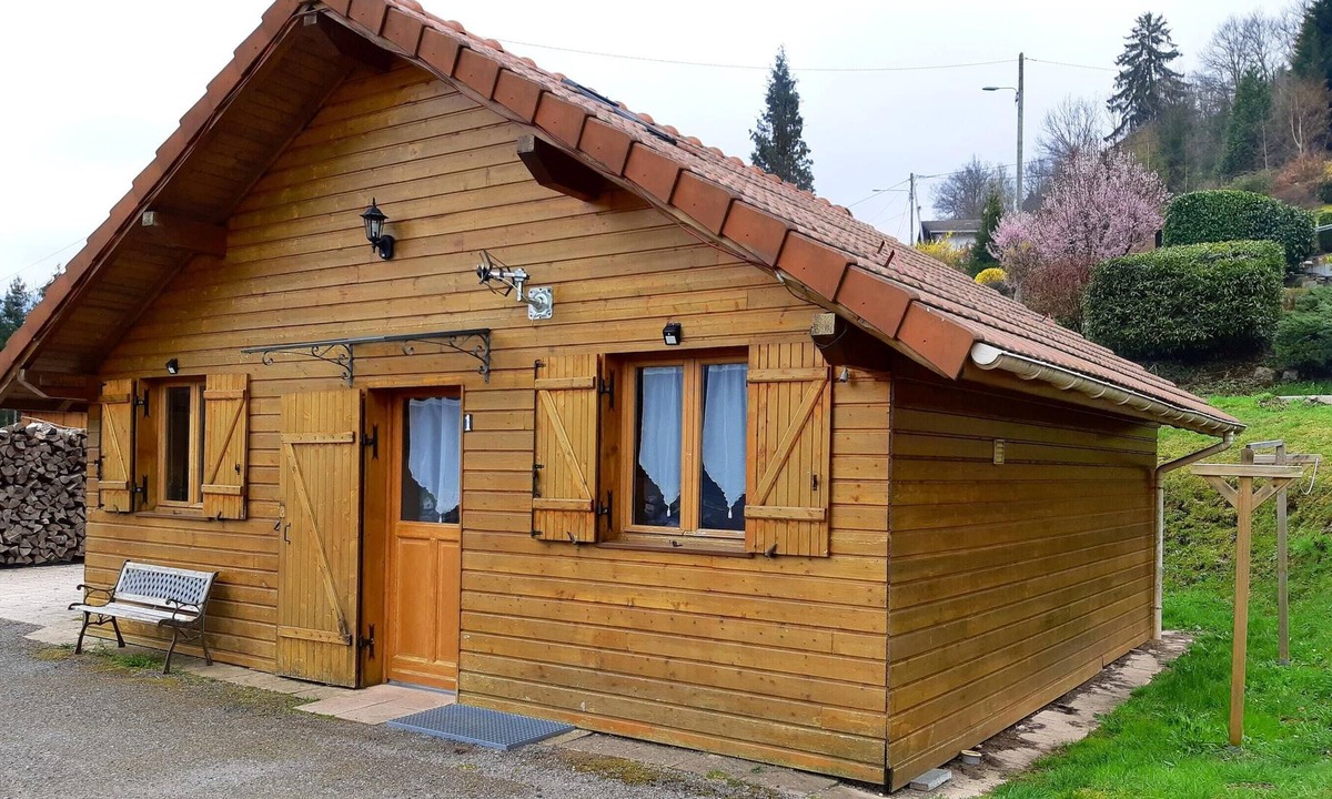 Fresse-sur-Moselle Ski Chalet | Homerez - Amazing chalet for 6 ppl. with terrace at Fresse-sur-Moselle