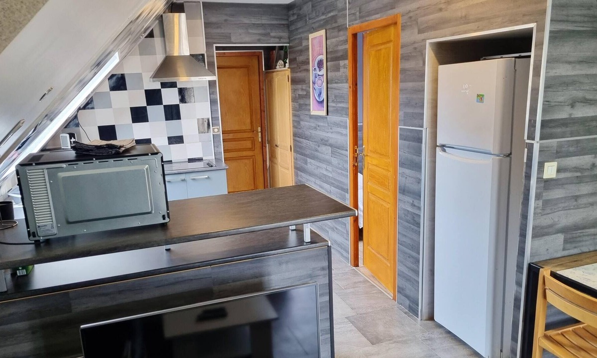 Chenove Apartment | Homerez - Amazing appartement for 5 ppl. with terrace and balcony at Chenôve