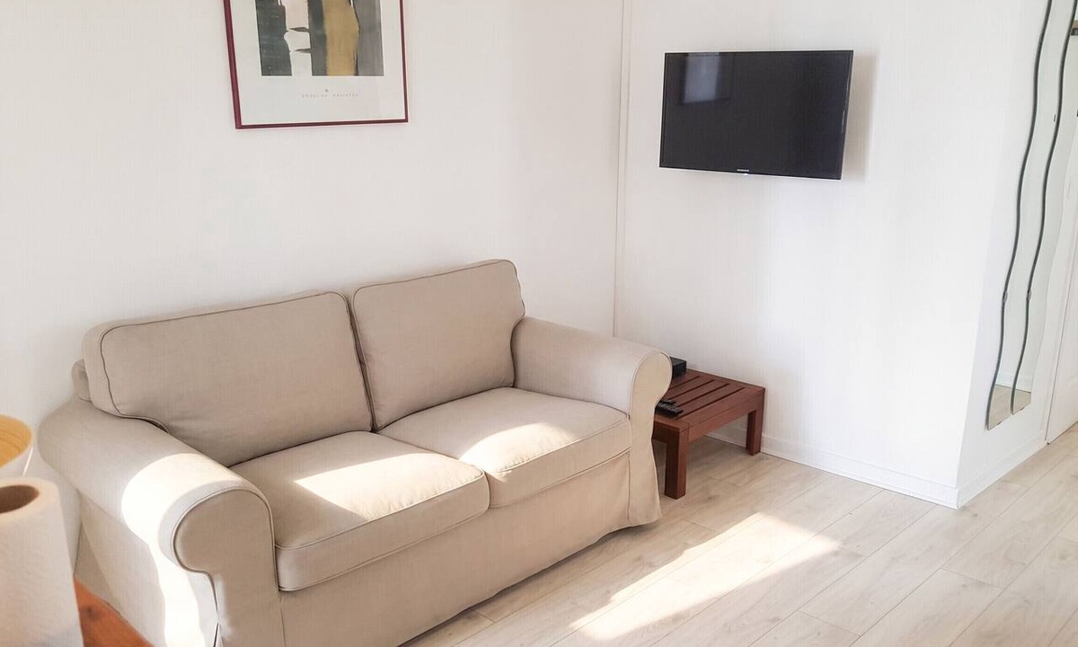 Rosny-sous-Bois Apartment | Homerez - Apartment in Rosny-sous-Bois