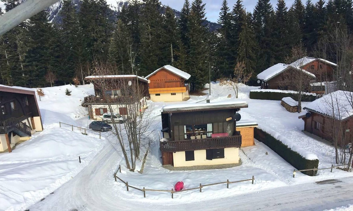 La Lechere Ski Chalet | Homerez - Chalet 1 km away from the slopes for 8 ppl. with terrace at La Léchère