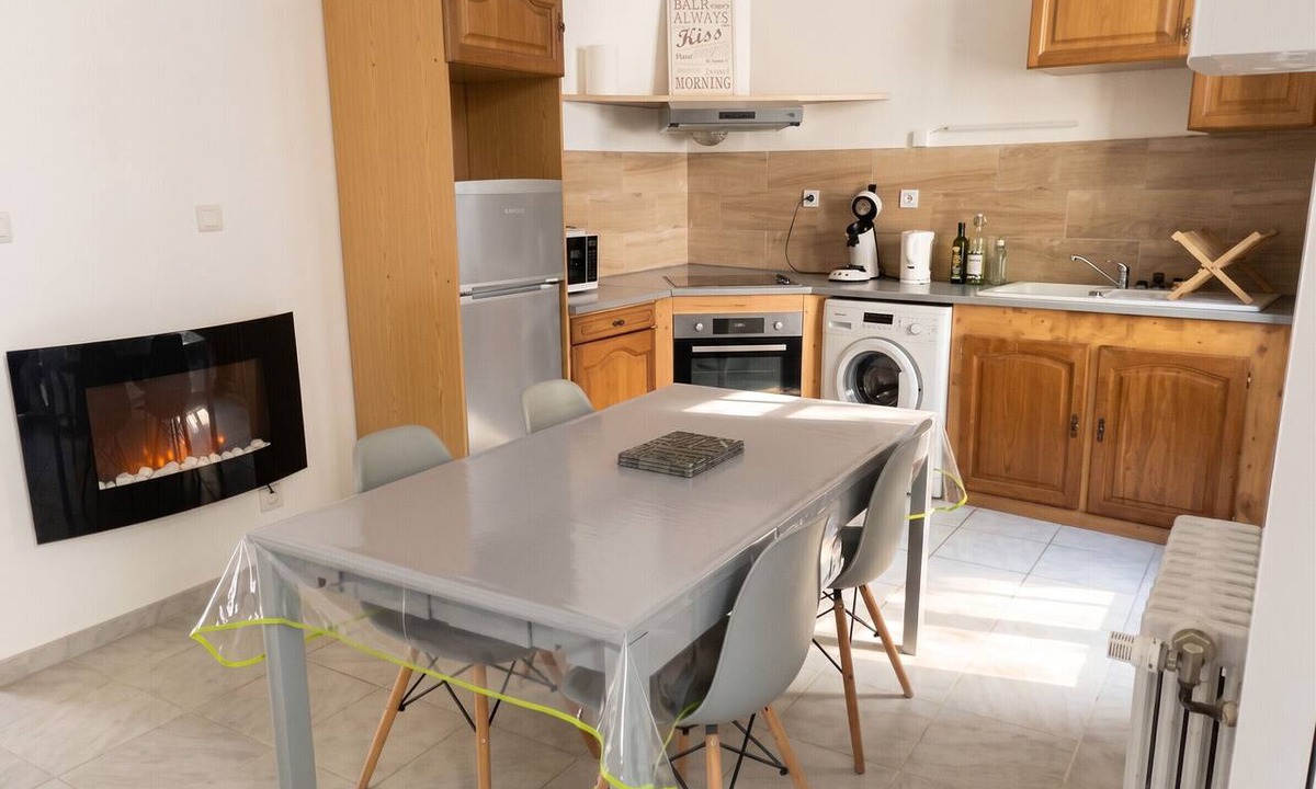 Saint-Martin-de-Valamas Apartment | Homerez - Apartment Saint-Martin-de-Valamas