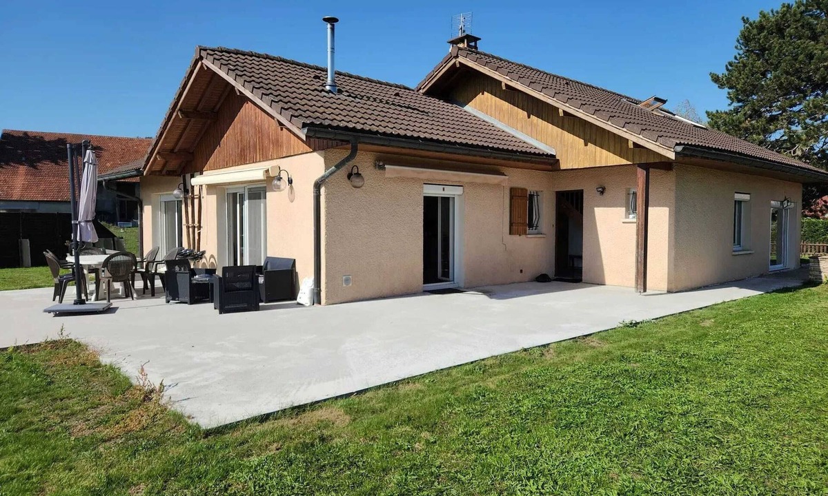 Arenthon House | Homerez - Holiday Home in Arenthon
